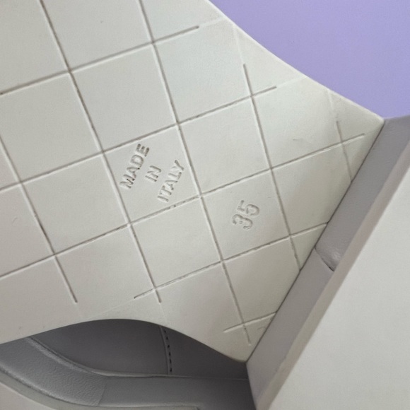 SOLD!!!Chanel white leather quilted combat 2021 collection lace up boots 35 - Picture 6 of 17